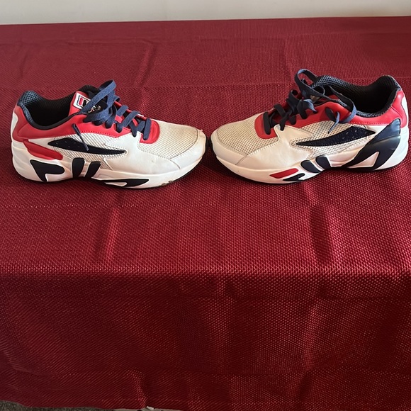 Filas - Picture 2 of 3